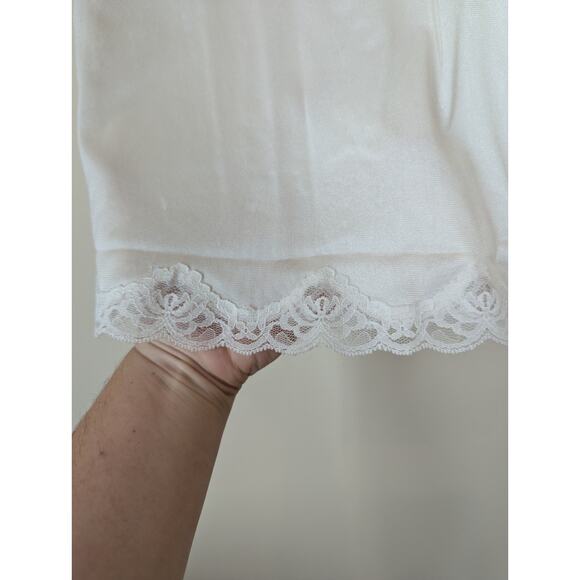 Vintage Ivory Satin Half Slip Lace Trim Coquette Size Medium/Large - Picture 2 of 4
